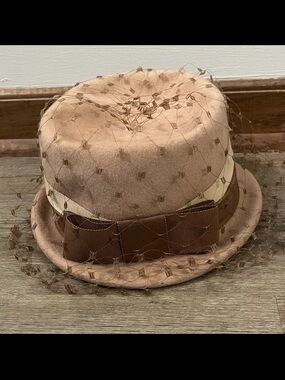 Vintage Glenover Fawn Tra-Felt Henry Pollak 100% Wool Ladies Hat Size 6